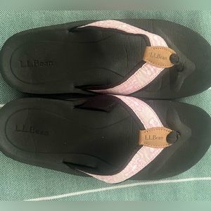 LLBean pink lobster flip flops